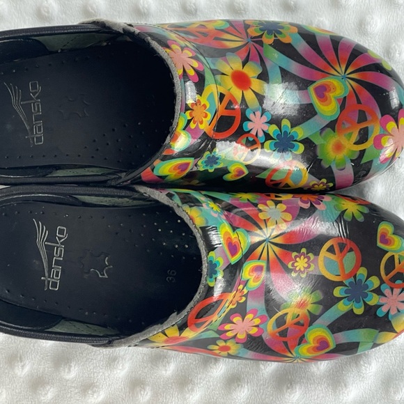 Dansko Floral Patent Professional Slip On Clogs Size 36 GUC - Picture 2 of 9